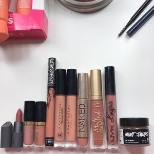 sold on Ⓜ️ Luxury pink lip set TOTAL VALUE 125$